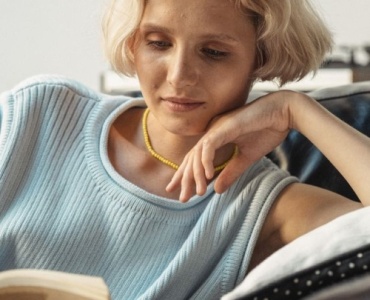 Schnelle Lesehits für volle Tage: Kurze Bücher, die dich sofort packen