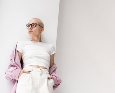 Weiche Akzente für den androgynen Look: So kombinierst du Stil und Eleganz
