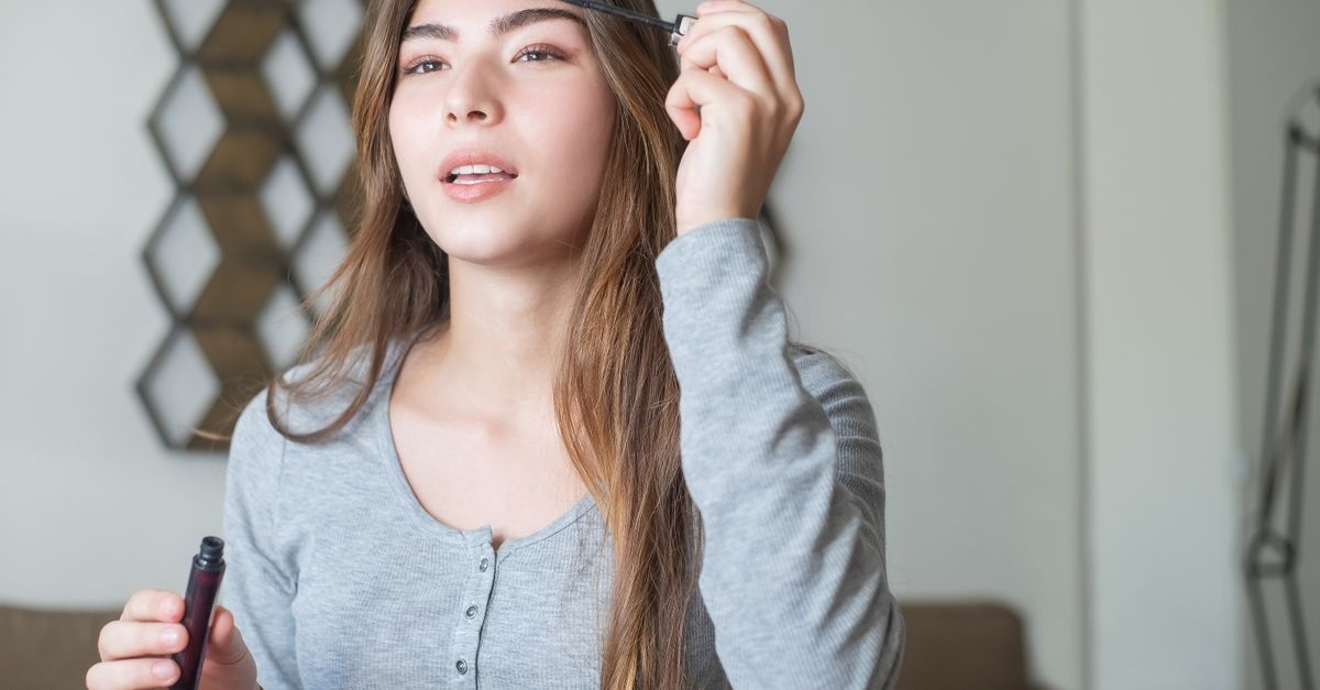 Buschige Augenbrauen perfekt stylen: So bringst du sie in Bestform