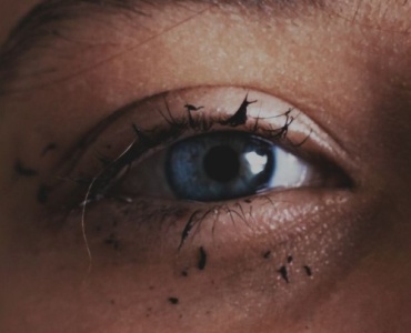 Sanfter Kajal für sensible Augen: So gelingt dir ein reizfreies Augen-Make-up