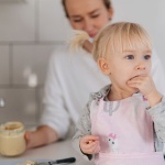 Wenn das Kleinkind genug hat: Sättigungssignale erkennen und respektvoll begleiten