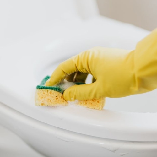Blitzsauberes Bad in Minuten: So reinigen Sie Ihr Badezimmer mit wenigen Handgriffen