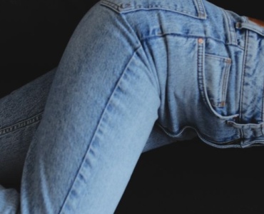 Endlos lange Beine: Die besten Jeans-Schnitte, die deine Silhouette strecken