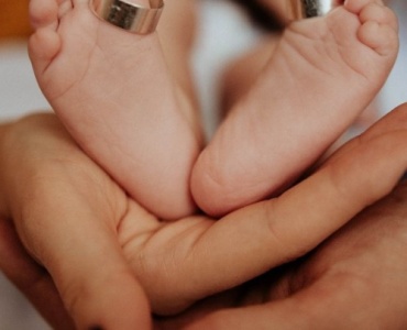 Wenn ein Baby alles verändert: So findet eure Beziehung nach der Geburt zurück in die Nähe